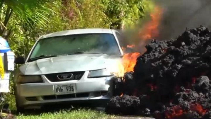 Hawaii, învăluit de o ceață otrăvitoare. Zeci de case distruse şi mii de oameni evacuaţi din calea erupţiei vulcanului (FOTO)