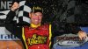  Clint Bowyer a câştigat a 15-a etapă a sezonului de NASCAR