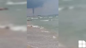 Natura, DEZLĂNŢUITĂ! Litoralul Mării Negre a fost lovit de o trombă de apă (VIDEO)