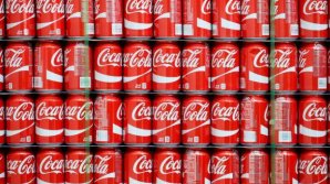 Gigantul Coca-Cola atacă piaţa băuturilor alcoolice. Compania a lansat prima băutură alcoolică (FOTO)