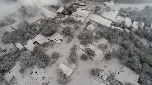 IMAGINI APOCALIPTICE FILMATE CU DRONA după erupţia vulcanului de foc din Guatemala: Două sate, acoperite de cenuşă şi noroi