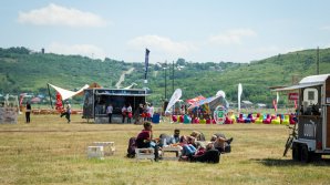 ATMOSFERĂ INCENDIARĂ la Iaşi. Mii de tineri s-au distrat în cadrul festivalului de muzică în aer liber Afterhills