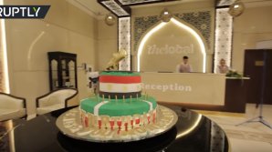 Suporterii din Cecenia i-au dăruit lui Mohamed Salah un tort imens