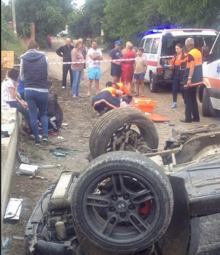 ACCIDENT CUMPLIT în Chişinău: Patru persoane, GRAV RĂNITE