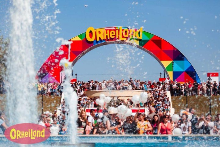 ORHEILAND A FOST INAUGURAT! Zeci de mii de copii și părinți, PREZENŢI la deschiderea celui mai mare parc de distracții din Moldova (FOTO)