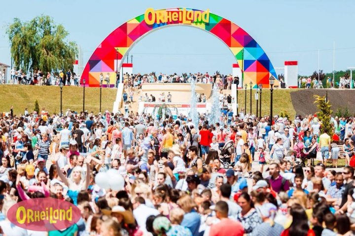 ORHEILAND A FOST INAUGURAT! Zeci de mii de copii și părinți, PREZENŢI la deschiderea celui mai mare parc de distracții din Moldova (FOTO)