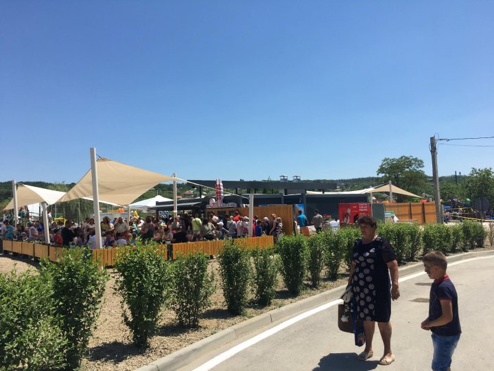 ORHEILAND A FOST INAUGURAT! Zeci de mii de copii și părinți, PREZENŢI la deschiderea celui mai mare parc de distracții din Moldova (FOTO)