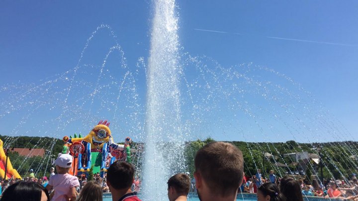 ORHEILAND A FOST INAUGURAT! Zeci de mii de copii și părinți, PREZENŢI la deschiderea celui mai mare parc de distracții din Moldova (FOTO)