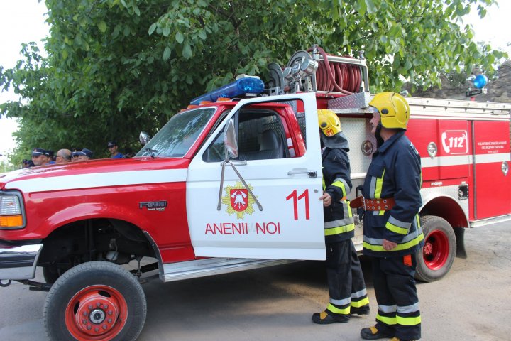 Tot mai mulţi voluntari se alătură IGSU. Un nou post de pompieri a fost deschis în Speia (FOTO)