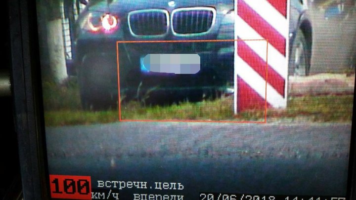 Şofer cu BMW, aproape de COMĂ ALCOOLICĂ. Circula cu 100 KM/H pe străzile din Drochia (FOTO)