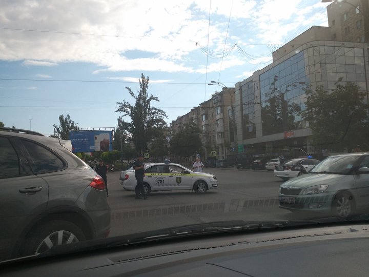 Protestul lui Andrei Năstase blochează traficul în centrul orașului, luni la ora de vârf (VIDEO/FOTO)