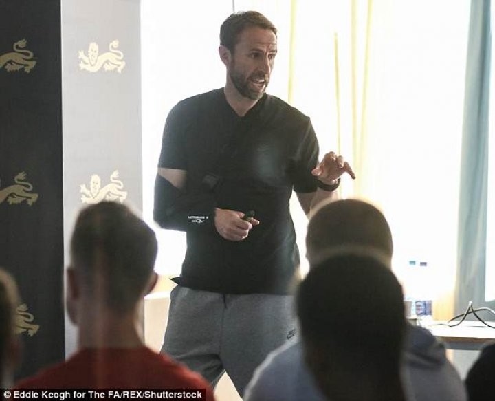 Gareth Southgate a suferit o accidentare neaşteptată. Selecționerul Angliei şi-a dislocat umărul drept