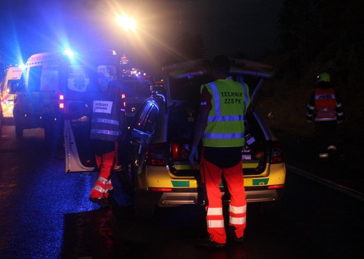 ACCIDENT DE GROAZĂ pe o autostradă din Cehia. Opt moldoveni, răniți la spital (IMAGINI CU PUTERNIC IMPACT EMOŢIONAL)