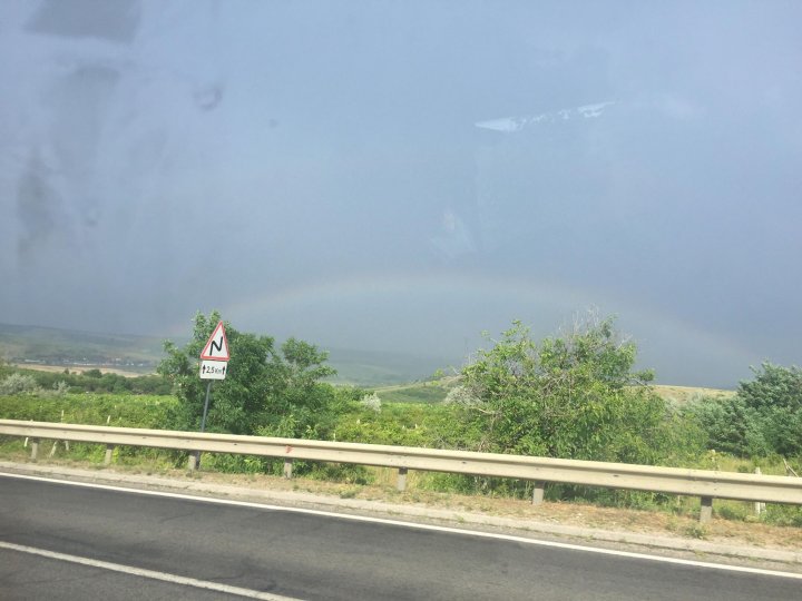 Codul Galben de VREME REA a intrat în vigoare. PLOUĂ cu GRINDINĂ la Şoldăneşti (VIDEO)