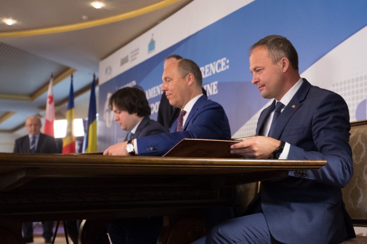 Documentul de creare a Asambleei parlamentare Moldova, Georgia și Ucraina, SEMNAT. Ce îşi propun cele trei state (FOTO) 