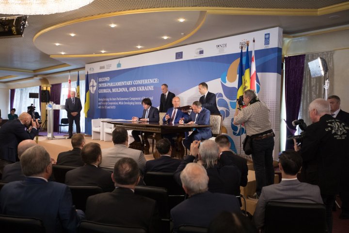 Documentul de creare a Asambleei parlamentare Moldova, Georgia și Ucraina, SEMNAT. Ce îşi propun cele trei state (FOTO) 