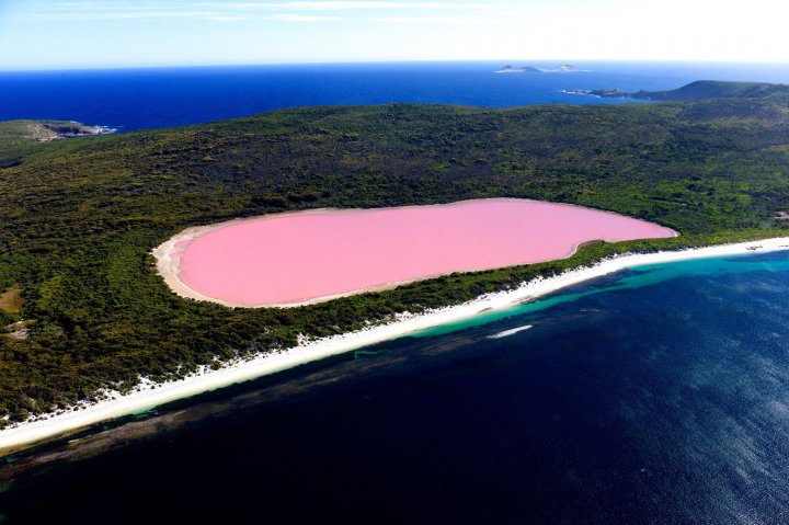 Cinci destinaţii de vacanţă fascinante, considerate capodopere ale naturii (IMAGINI ULUITOARE)