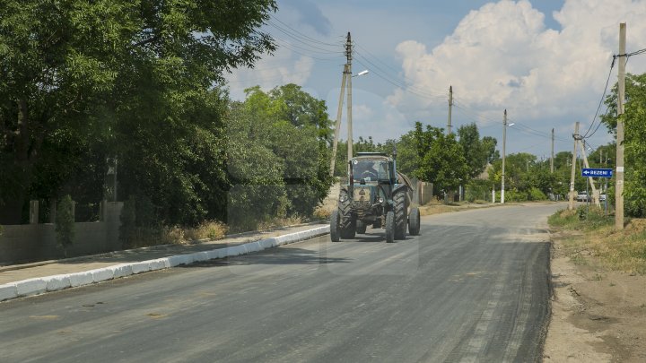 Programul Drumuri bune pentru Moldova: Încă patru sate din raionul Floreşti au drumuri RENOVATE (FOTOREPORT)