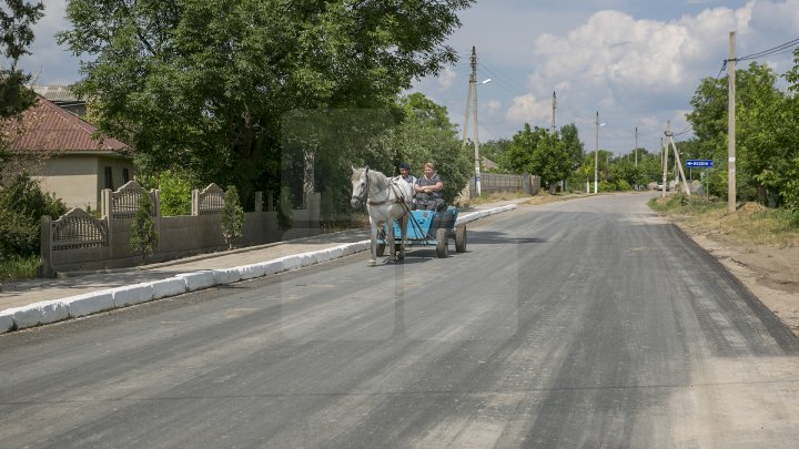 Programul Drumuri bune pentru Moldova: Încă patru sate din raionul Floreşti au drumuri RENOVATE (FOTOREPORT)