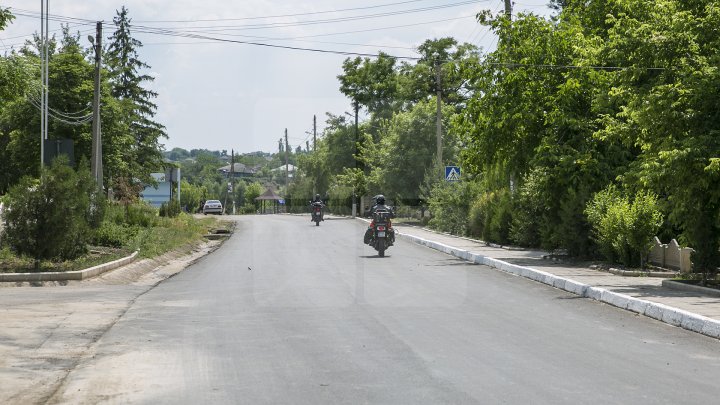 Programul Drumuri bune pentru Moldova: Încă patru sate din raionul Floreşti au drumuri RENOVATE (FOTOREPORT)