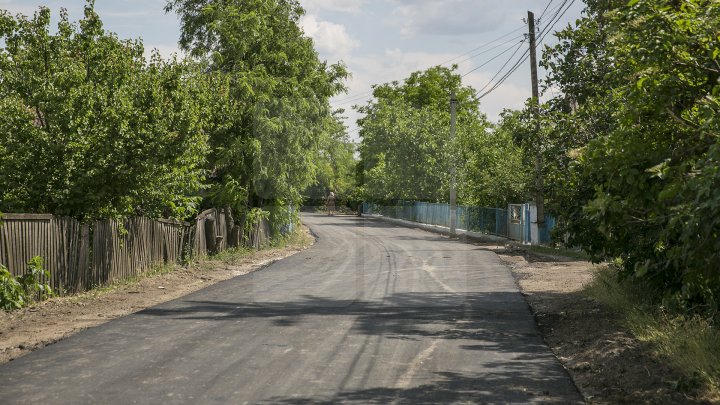 Programul Drumuri bune pentru Moldova: Încă patru sate din raionul Floreşti au drumuri RENOVATE (FOTOREPORT)