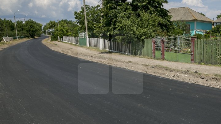 Programul Drumuri bune pentru Moldova: Încă patru sate din raionul Floreşti au drumuri RENOVATE (FOTOREPORT)