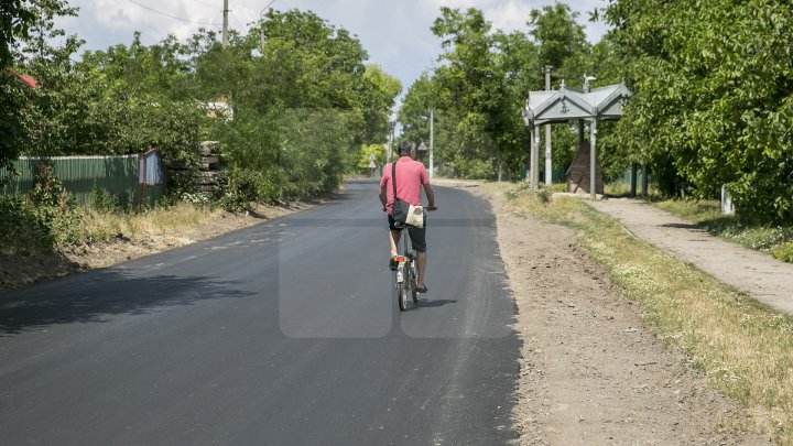 Programul Drumuri bune pentru Moldova: Încă patru sate din raionul Floreşti au drumuri RENOVATE (FOTOREPORT)