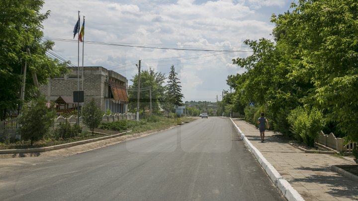 Programul Drumuri bune pentru Moldova: Încă patru sate din raionul Floreşti au drumuri RENOVATE (FOTOREPORT)