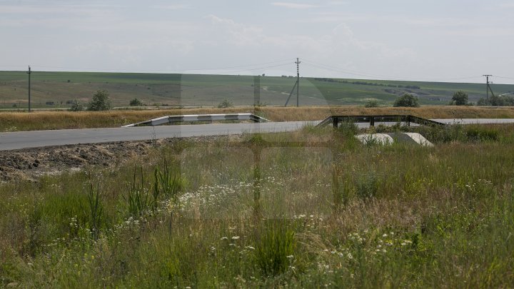 Drumurile din Ialoveni, mai bune. Acestea sunt reabilitate în cadrul programului naţional lansat de Guvern (FOTOREPORT)