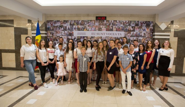 EU sunt EUropa: 38 de elevi din ţara noastră, pasionaţi de fotografie, premiaţi de Andrian Candu (FOTO)