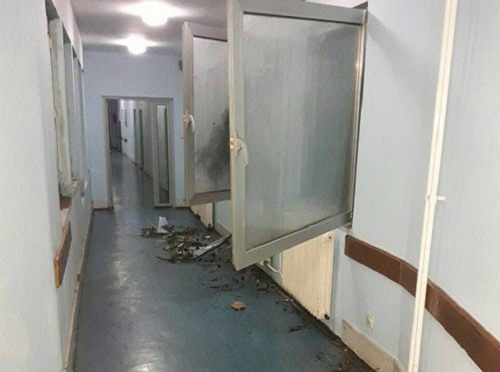 O furtună puternică a făcut prăpăd în Muntenegru: Zeci de case şi maşini au fost distruse, iar două avioane avariate (FOTO)