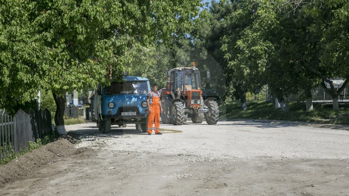 În raionul Sângerei se vor repara 30 de drumuri locale (FOTOREPORT)