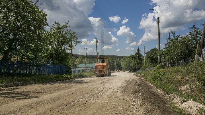 În raionul Sângerei se vor repara 30 de drumuri locale (FOTOREPORT)