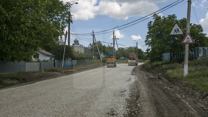 În raionul Sângerei se vor repara 30 de drumuri locale (FOTOREPORT)