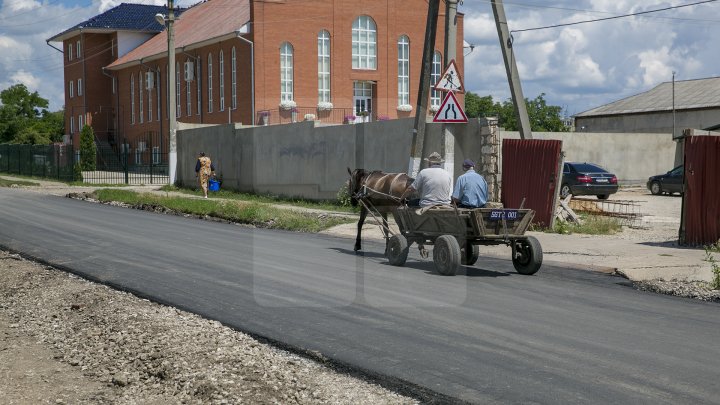 În raionul Sângerei se vor repara 30 de drumuri locale (FOTOREPORT)