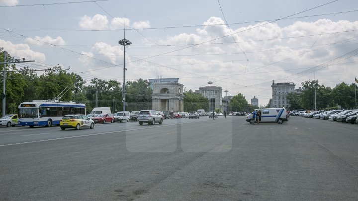 Protestul din Capitală ar avea interese politice. Protestatarii s-au lăsat greu convinși să discute cu ANRE (FOTO)