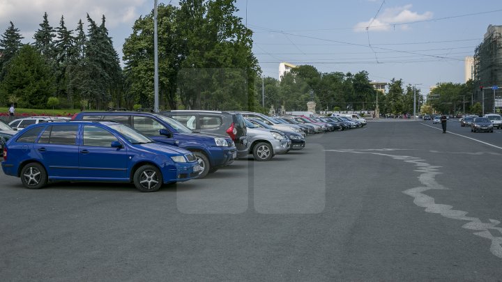 Protestul din Capitală ar avea interese politice. Protestatarii s-au lăsat greu convinși să discute cu ANRE (FOTO)