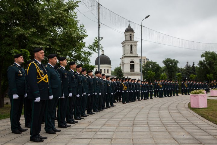 57 de absolvenți ai Academiei militare Alexandru cel Bun au jurat credință Patriei 