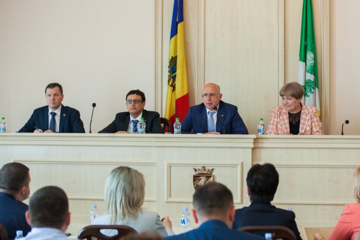 Pavel Filip la întrevederea cu întreprinzătorii din Făleşti: Moldova nu poate să se dezvolte fără a investi în mediul de afaceri