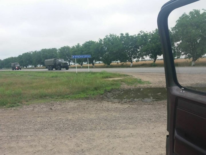 Îndată după decizia ONU pe traseul Dubăsari-Grigoriopol-Tiraspol au fost observate maşini blindate fără numere de înmatriculare (VIDEO)