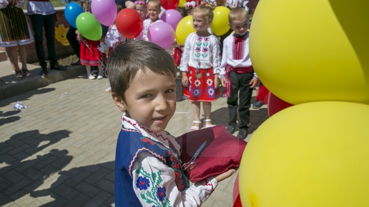 Bucurie pentru copiii din satul Ciulucani! Grădinița a fost renovată din grantul oferit de Guvernul României (FOTOREPORT)