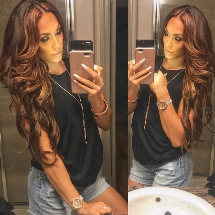 Seamănă leit cu Jennifer Lopez şi face senzație pe Internet. Vezi cum arată sosia ei (FOTO)