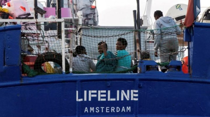 Franţa va găzdui migranţi aflaţi la bordul navei umanitare Lifeline, blocată în largul coastelor Maltei