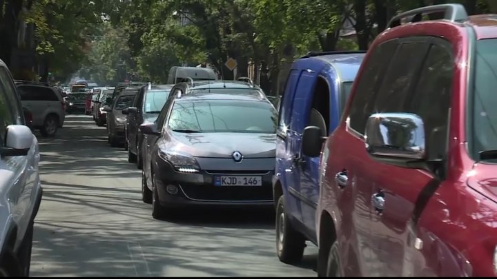 HAOS ÎN CENTRUL CAPITALEI. Troleibuzele 3, 10 şi 24 nu mai circulă. AMBUTEIAJE INFERNALE (VIDEO/FOTO)