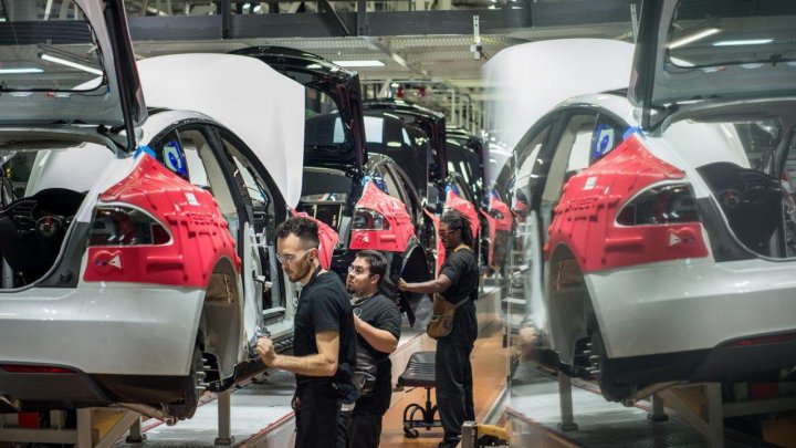 Cel mai mare val de concedieri la Tesla: 9% dintre angajaţi îşi vor pierde locul de muncă