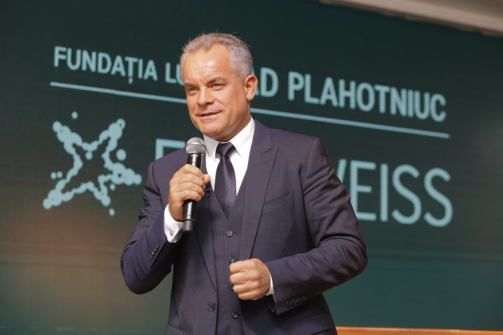 Vlad Plahotniuc alături de bursierii Fundaţiei Edelweiss: Suntem mândri de realizările lor, așa cum se mândresc și părinții și dascălii lor