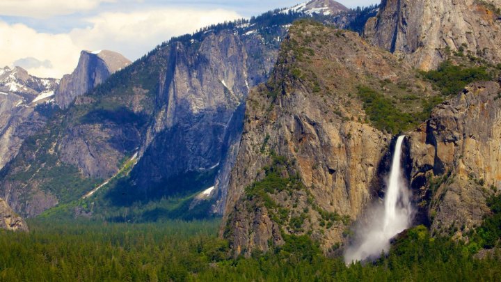 TRAGEDIE în California. Doi alpinişti au murit în Parcul Naţional Yosemite