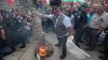 Fermierii din Bulgaria incendiază lână şi varsă lapte pe jos. Protest contra sacrificării animalelor din cauza izbucnirii pestei ovine