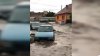 PRĂPĂD după ploile torenţiale din Braşov: Maşini luate de apă şi zeci de gospodării inundate (VIDEO)