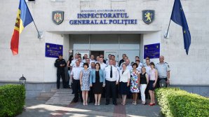 1.900 de copii din familii sărace vor primi haine şi rechizite cumpărate din banii donaţi de poliţişti